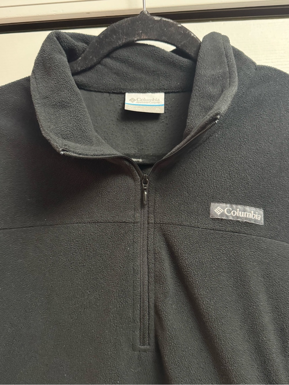 Columbia womens Black Fleece Quarter-Zip Jacket